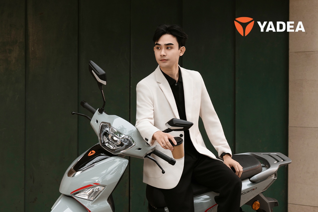 1411 V002 Lifestyle Ảnh cover web YADEA VOLTGUARD U50 – Mẫu xe máy điện đáng mua nhất năm 2025