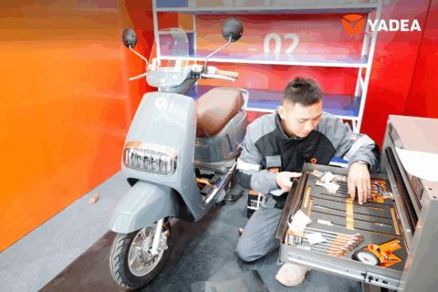 Artboard 5 Hội tụ tri thức – Nâng tầm chuẩn mực dịch vụ toàn cầu cùng Yadea