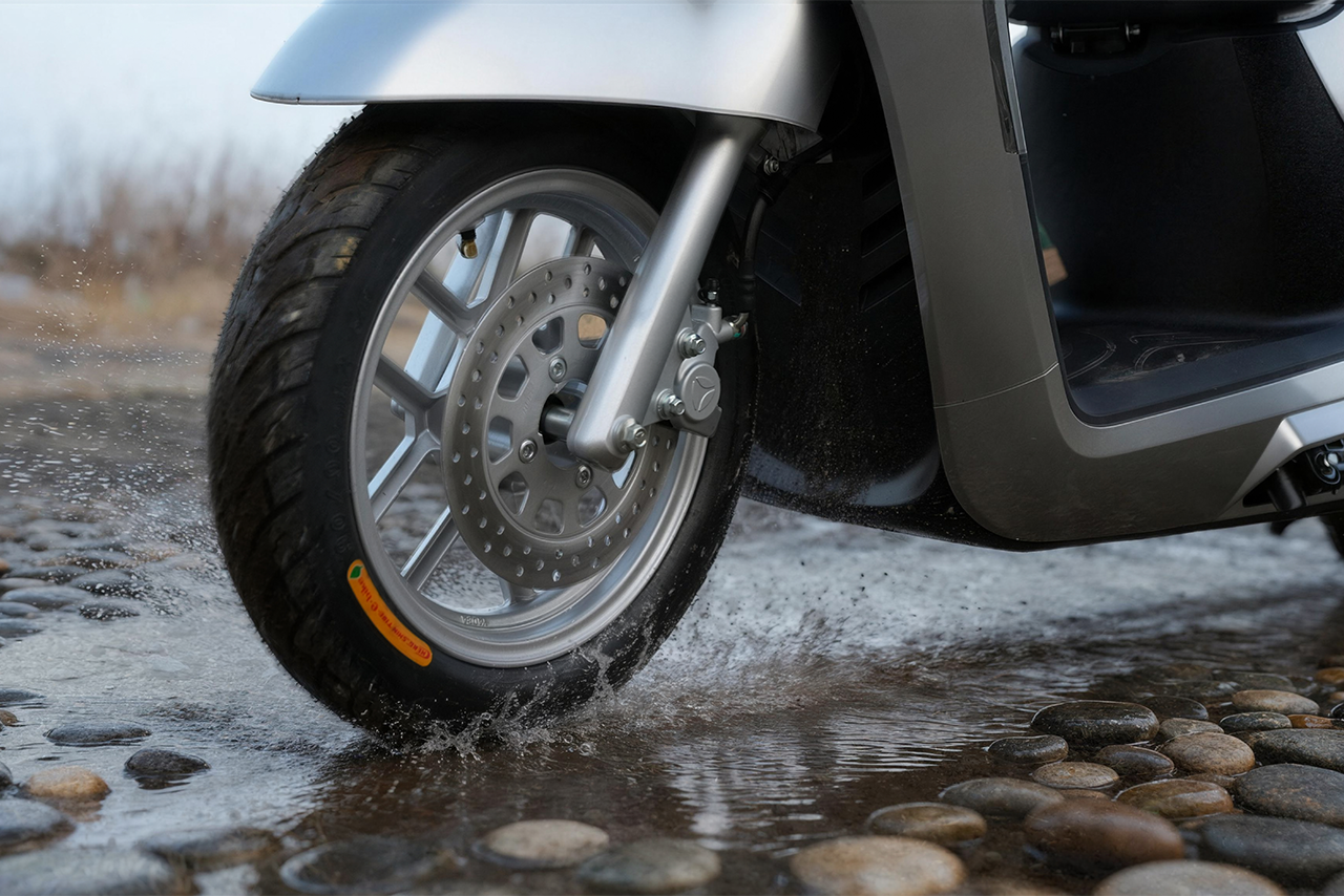 Ảnh phần dưới copy 2 Yadea Osta